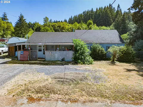 245 18th Ave, Sweet Home, OR 97386