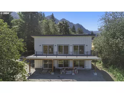 177 SW Tahoma St, Cascade Locks, OR 97014 photo 1