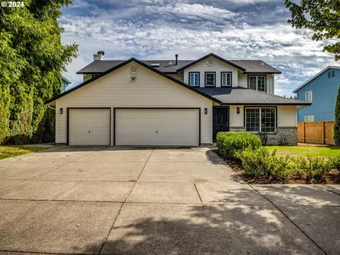 262 NE Lenox St, Hillsboro, OR 97124