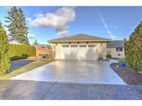 5704 NE 56th St, Vancouver, WA 98661