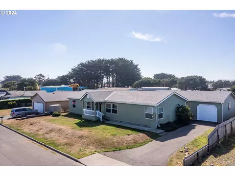 837 12th Ct SW, Bandon, OR 97411