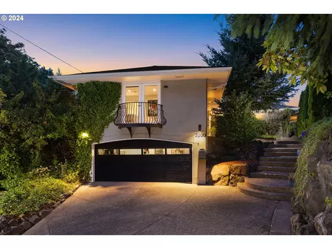 3200 NW Greenbriar Ter, Portland, OR 97210