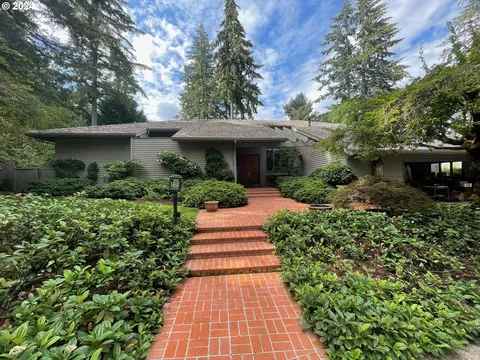 19 Scarborough Dr, Lake Oswego, OR 97034
