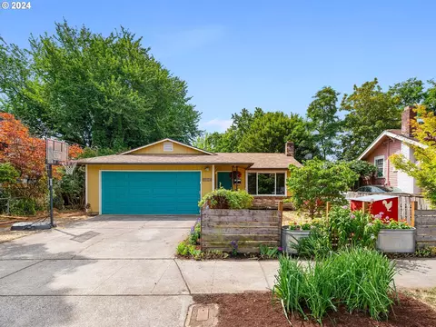 6104 SE Bush St, Portland, OR 97206