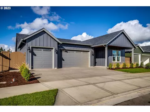 1915 S Holly St, Canby, OR 97013