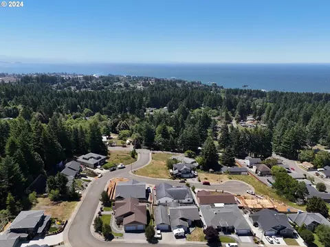 7196 Vista Rdg #6, Brookings, OR 97415