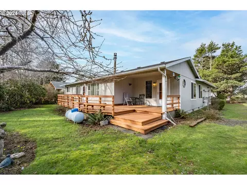 26185 David Ave, Rockaway Beach, OR 97136