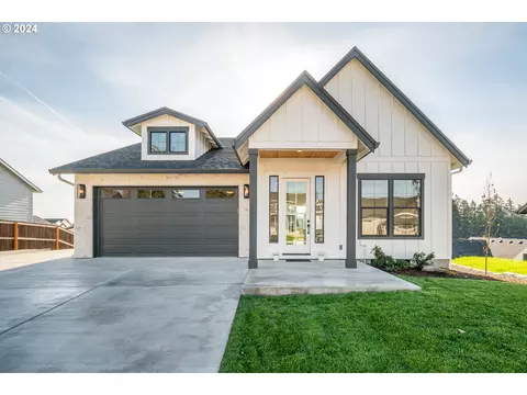 720 W 10th St, La Center, WA 98629