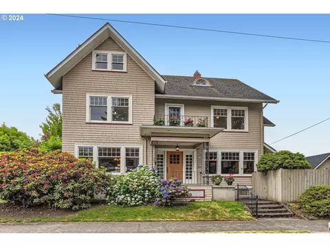 2232 SE Market St, Portland, OR 97214
