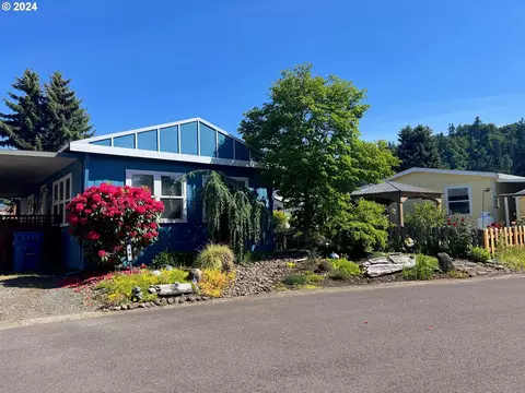 1307 S Water St #19, Silverton, OR 97381