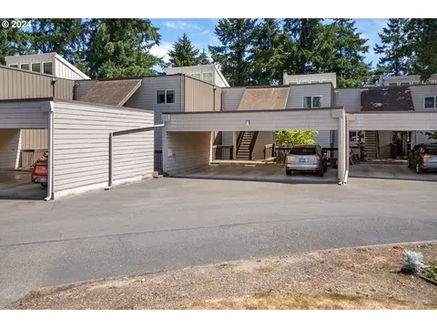 7571 N Edgewater Ave, Portland, OR 97203