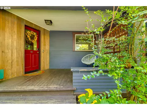 1911 Moss St, Eugene, OR 97403