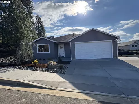 1332 NE Simpson Ln, Myrtle Creek, OR 97457