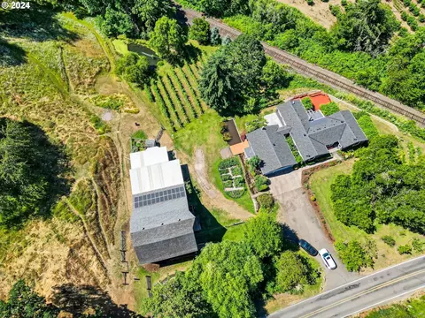 5086 Riverside Dr S, Salem, OR 97306