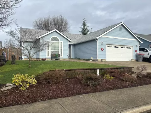 1421 NE Grandhaven St, Mcminnville, OR 97128