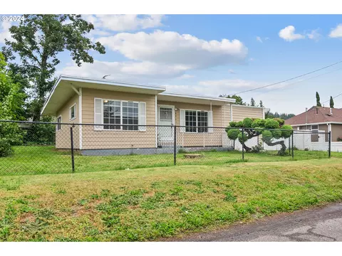 9221 SE Gladstone St, Portland, OR 97266