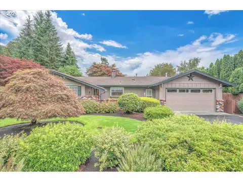 660 Calvin St, Columbia City, OR 97018