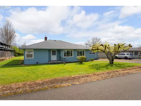 635 NE Madison Ave, Roseburg, OR 97470