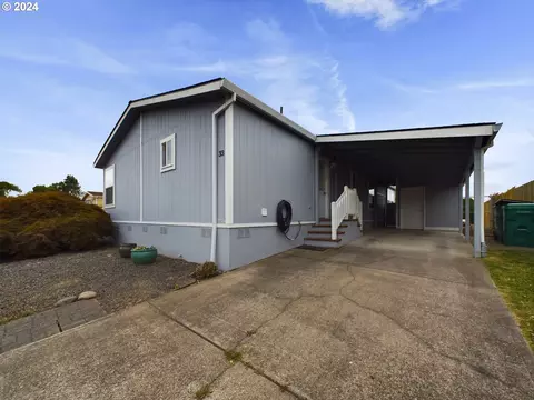 1000 S Mckern Ct #33, Newberg, OR 97132
