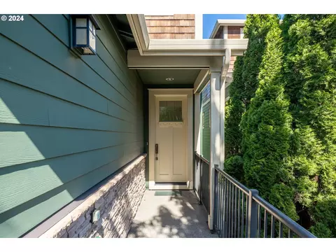 1638 SW 58th Ave #13, Portland, OR 97221