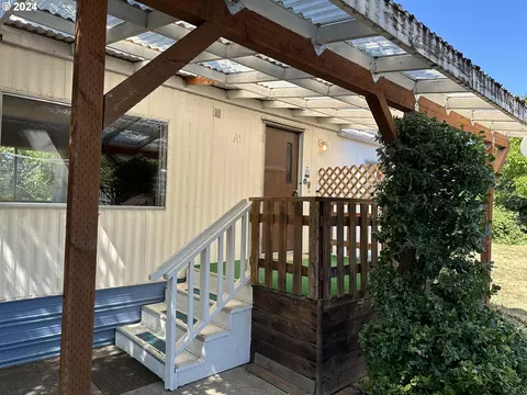 77500 S 6th St #A-9, Cottage Grove, OR 97424