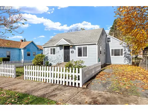 1356 D St, Springfield, OR 97477
