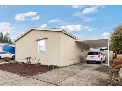 2000 Robins Ln SE #13, Salem, OR 97306