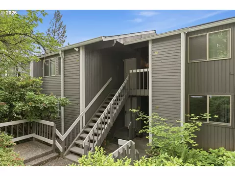 44 Eagle Crest Dr #10, Lake Oswego, OR 97035