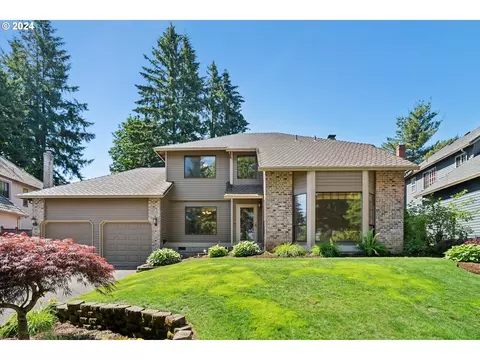 16636 NE San Rafael Dr, Portland, OR 97230