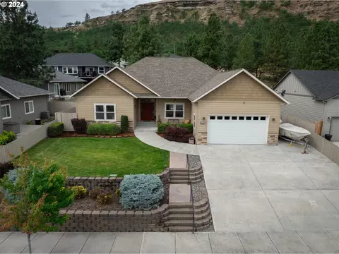 2410 W 14th St, The Dalles, OR 97058