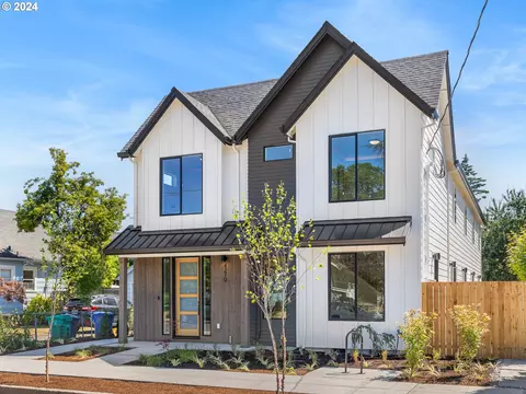 4262 SE 37th Ave #5, Portland, OR 97202
