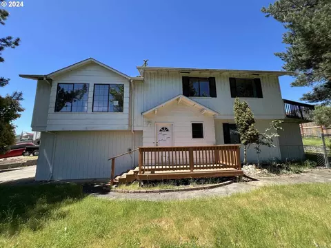 2162 Linnell Ave, Roseburg, OR 97471