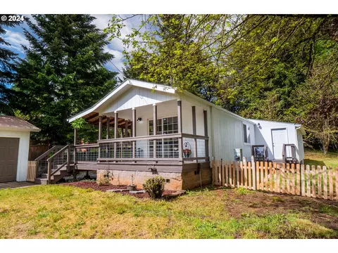 669 Charles St, Yoncalla, OR 97499
