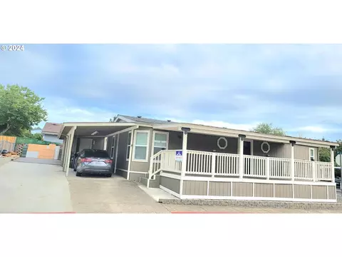 8300 NE Quatama St #48, Hillsboro, OR 97124