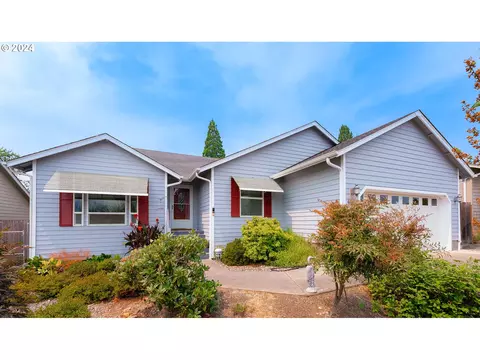 400 Sunnyside Dr, Winston, OR 97496