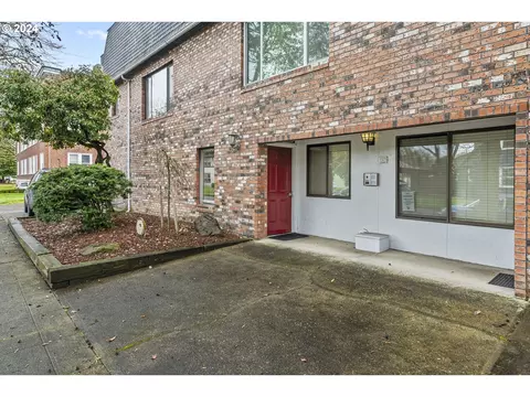 1303 20th Ave, Longview, WA 98632