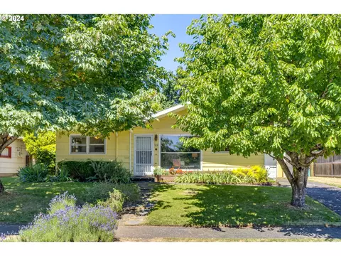 7831 SE Harrison St, Portland, OR 97215