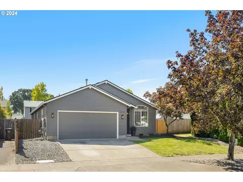 6842 SE Ariel St, Hillsboro, OR 97123
