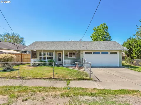1211 S 7th Ave, Kelso, WA 98626