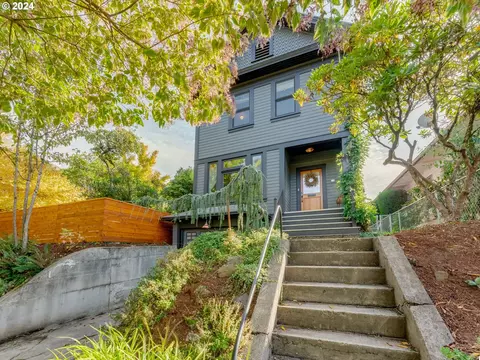 70 NE Fargo St, Portland, OR 97212