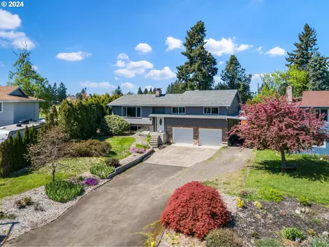 18757 Blue Ridge Dr, Oregon City, OR 97045