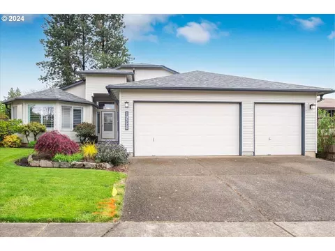 19326 Carmelita Dr, Oregon City, OR 97045