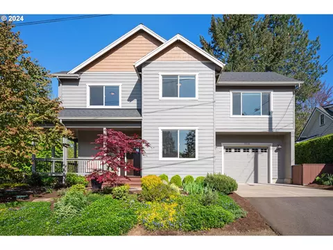 9218 SW Brier Pl, Portland, OR 97219