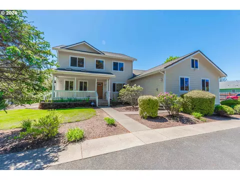 1353 Myrtle Ave, Coos Bay, OR 97420