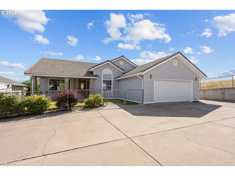 1951 SW Runnion Ln, Pendleton, OR 97801