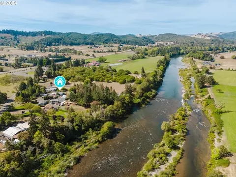 1822 Wild River Dr, Roseburg, OR 97470