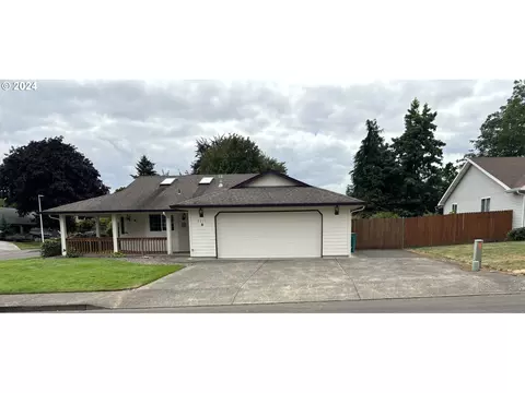 2215 NW 103rd St, Vancouver, WA 98685