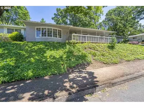 2850 Holiday Dr S, Salem, OR 97302