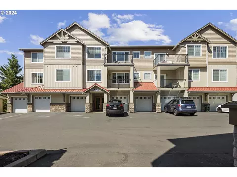 565 NW Lost Springs Ter #303, Portland, OR 97229
