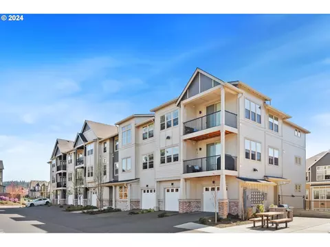 17126 SW Snowdale St #304, Beaverton, OR 97007